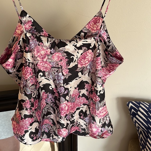 💰3 for $40 💰 Floral Camisole/Lingerie Tank - Picture 6 of 6